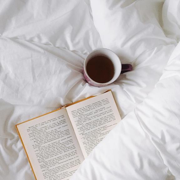 How to Create the Perfect Bedtime Tea Ritual